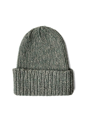 Chunky weight version knit in De Rerum Natura Gilliatt held with Bérénice.