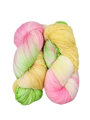 Fleece Artist Cabin Sock superwash merino nylon apple blossom