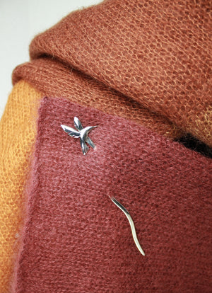 Barb Alexander Designs Shawl Stick white bronze hummingbird