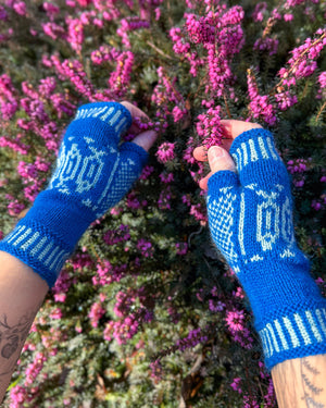 Old Salt Mitts in Sandnes Garn Tynn Peer Gynt.