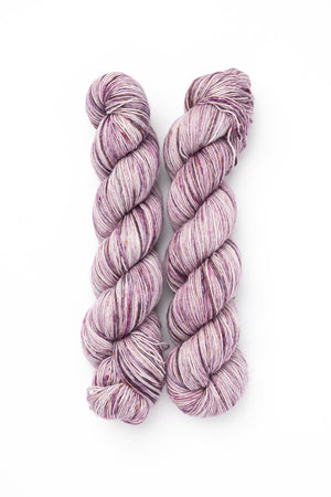Julie Asselin Leizu Fingering Simple wool silk pinky promise