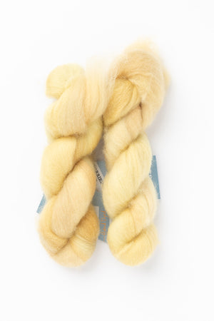 Fleece Artist Corriedale Sliver wool straw