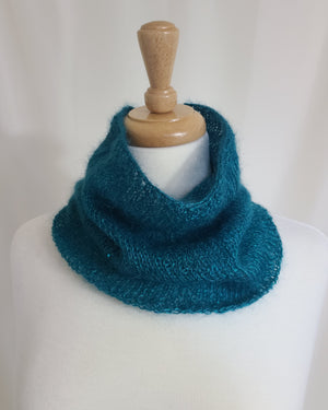 Shimmer Cowl Kit Lana Gatto Paillettes and Mohair