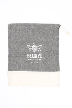Beehive Project Bag recycled cotton medium with yarn bee