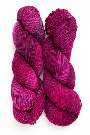Artfil Belle superwash merino nylon sangria
