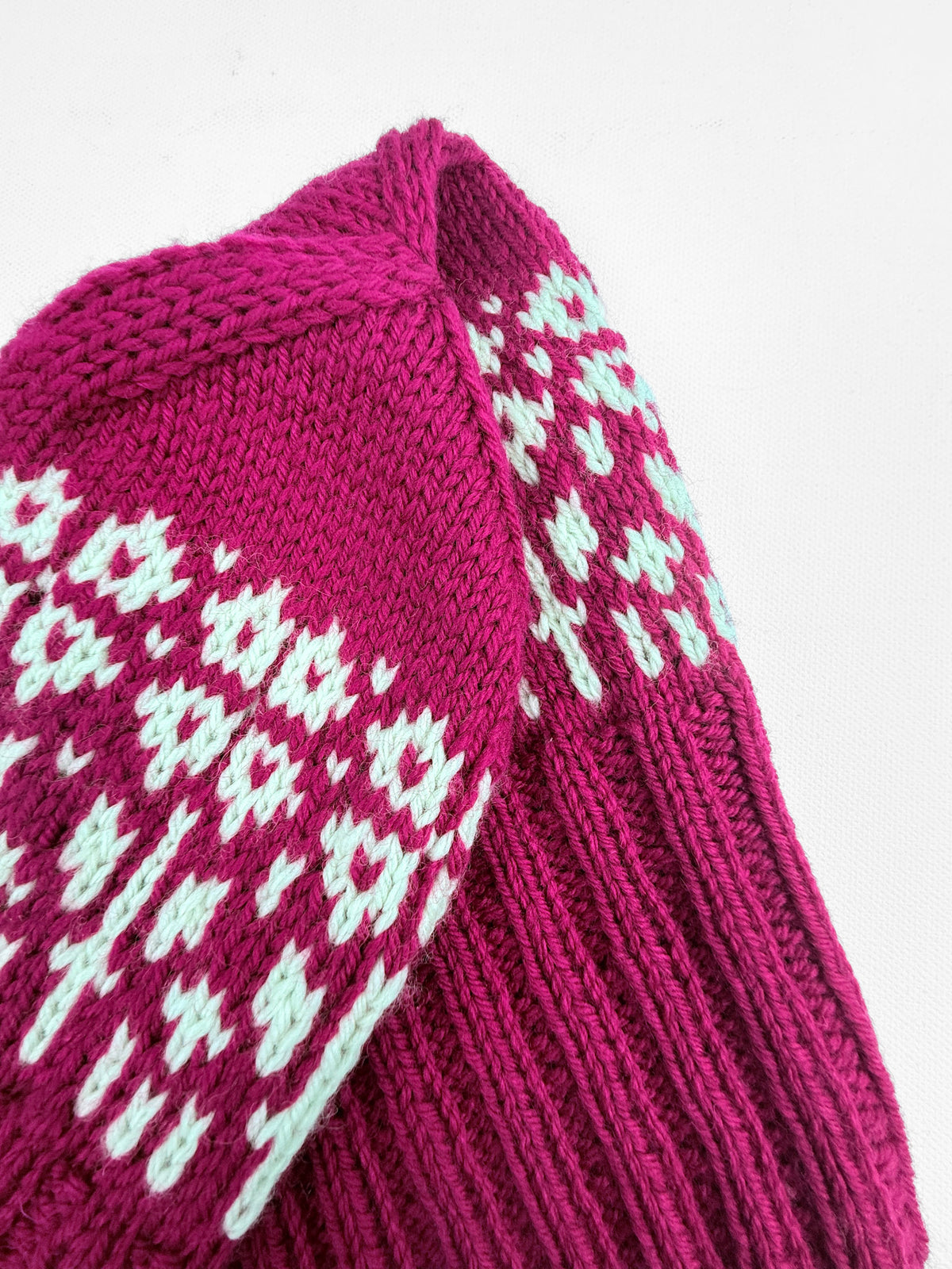Beginner Colourwork Toque by Bonnie Groening in Filcolana Peruvian