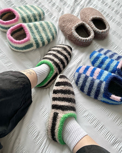 Sailor Slippers by Annie Germain in Drops Snow