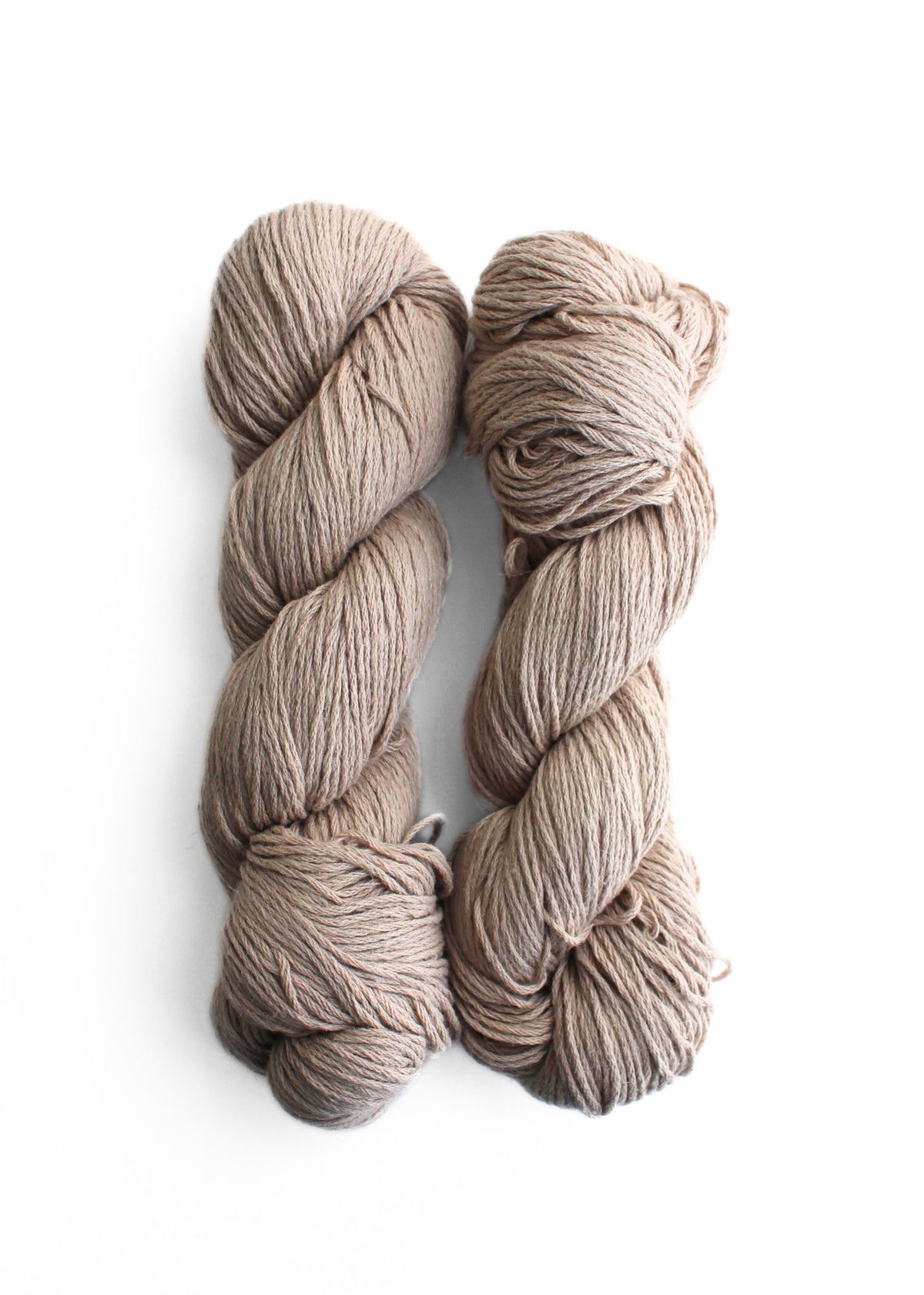 Estelle Yarns Linocott linen cotton Q43902 taupe