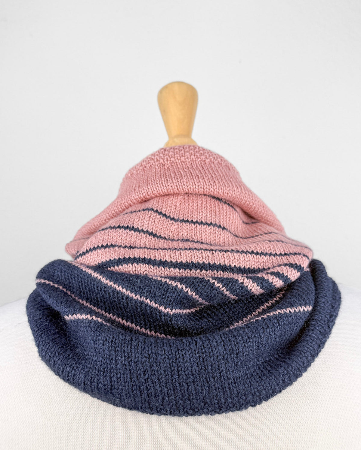 Tidelines Cowl in Sandnes Garn Alpakka Silke.