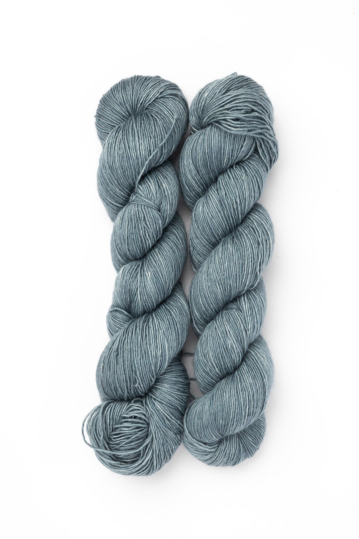 Julie Asselin Leizu Fingering Simple wool silk apres la pluie