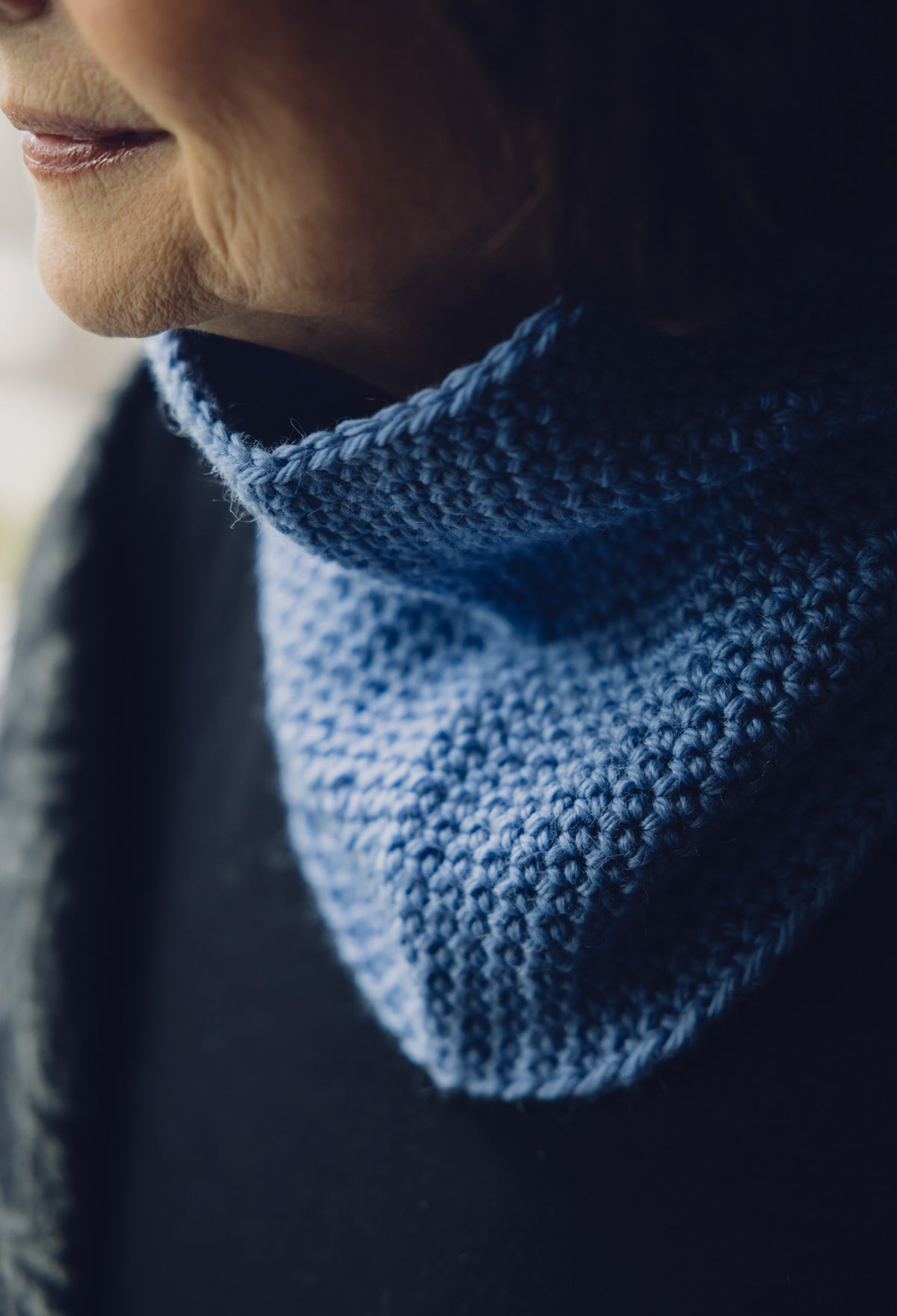 Crochet level 0 beginner crochet cowl in Drops Nepal lifestyle