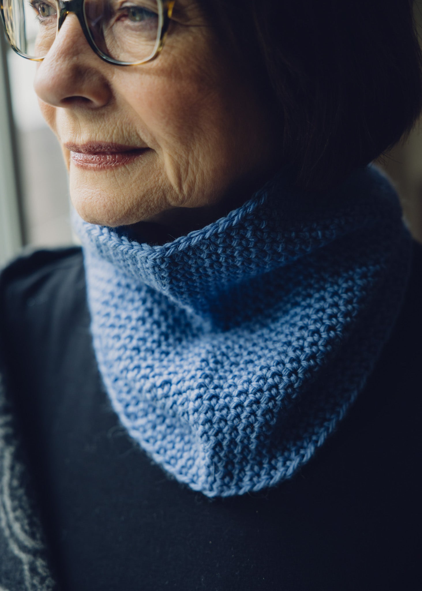 Crochet level 0 beginner crochet cowl in Drops Nepal lifestyle