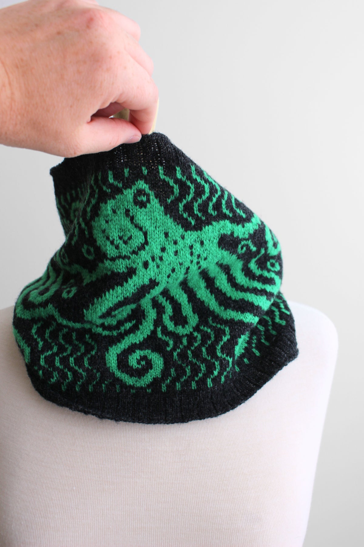 Octopus Cowl Kit in Saga