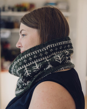 Beehive Wool Shop Knitting Level 5 Two-handed Fair Isle class cowl