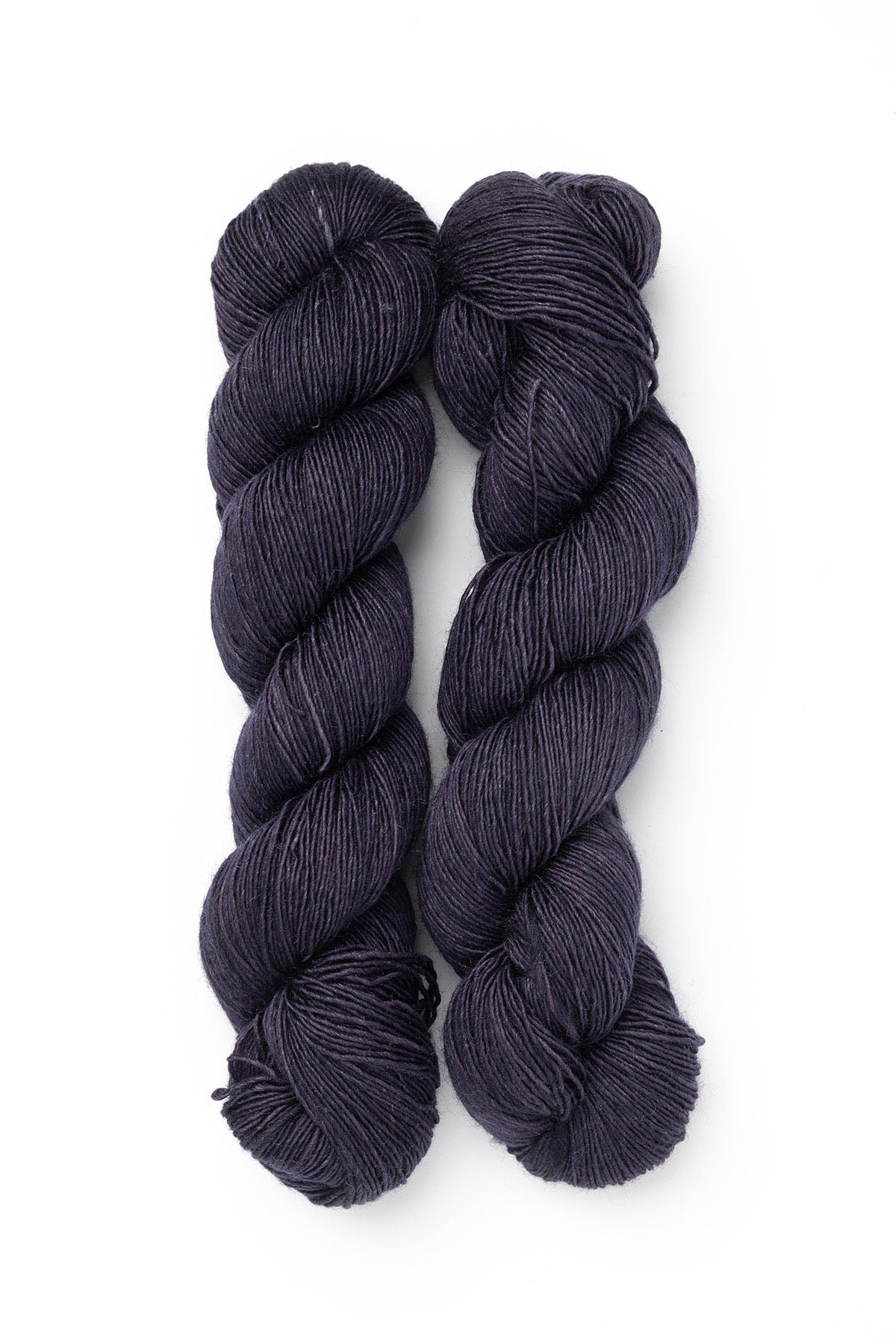 Julie Asselin Leizu Fingering Simple wool silk licorice