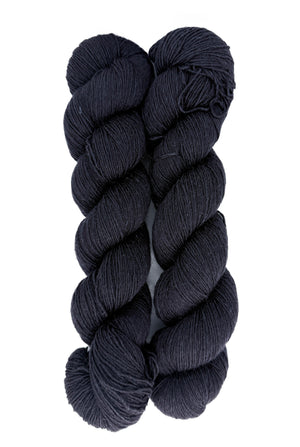 Julie Asselin Leizu Fingering Simple wool silk mouton noir