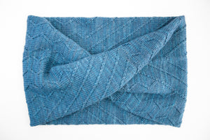 Mystic Beach by E. Elliott Knits in Julie Asselin Fino 'Week-End'