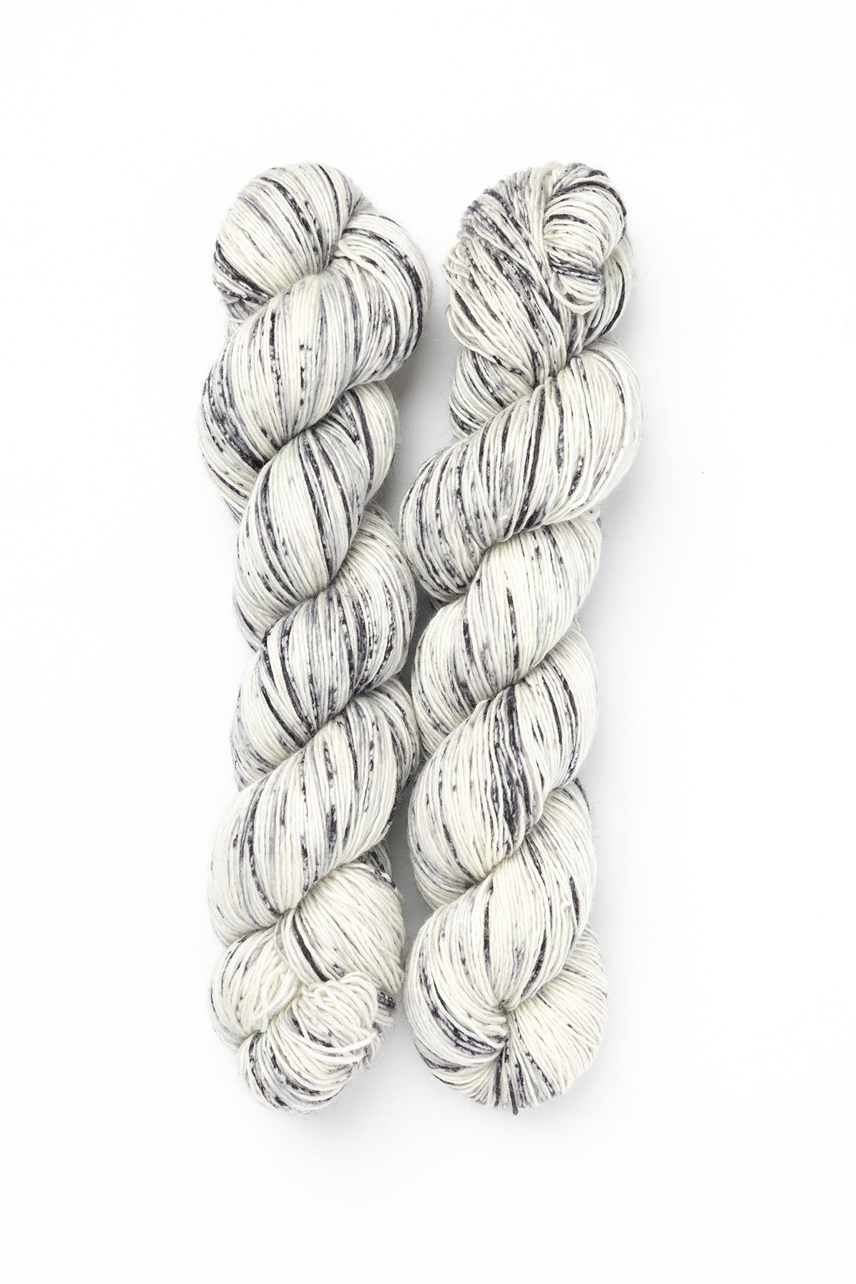 Julie Asselin Leizu Fingering Simple wool silk noir d'encre