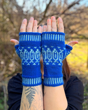 Old Salt Mitts in Sandnes Garn Tynn Peer Gynt.