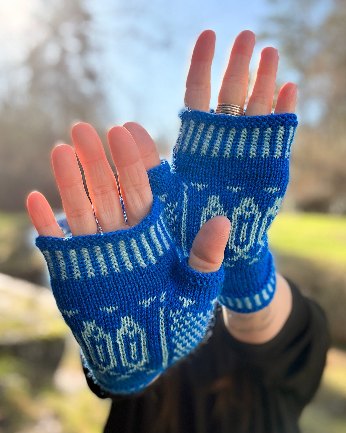 Old Salt Mitts in Sandnes Garn Tynn Peer Gynt.