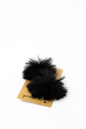 Yarnboler Faux Fur Mini Pompom 25 black