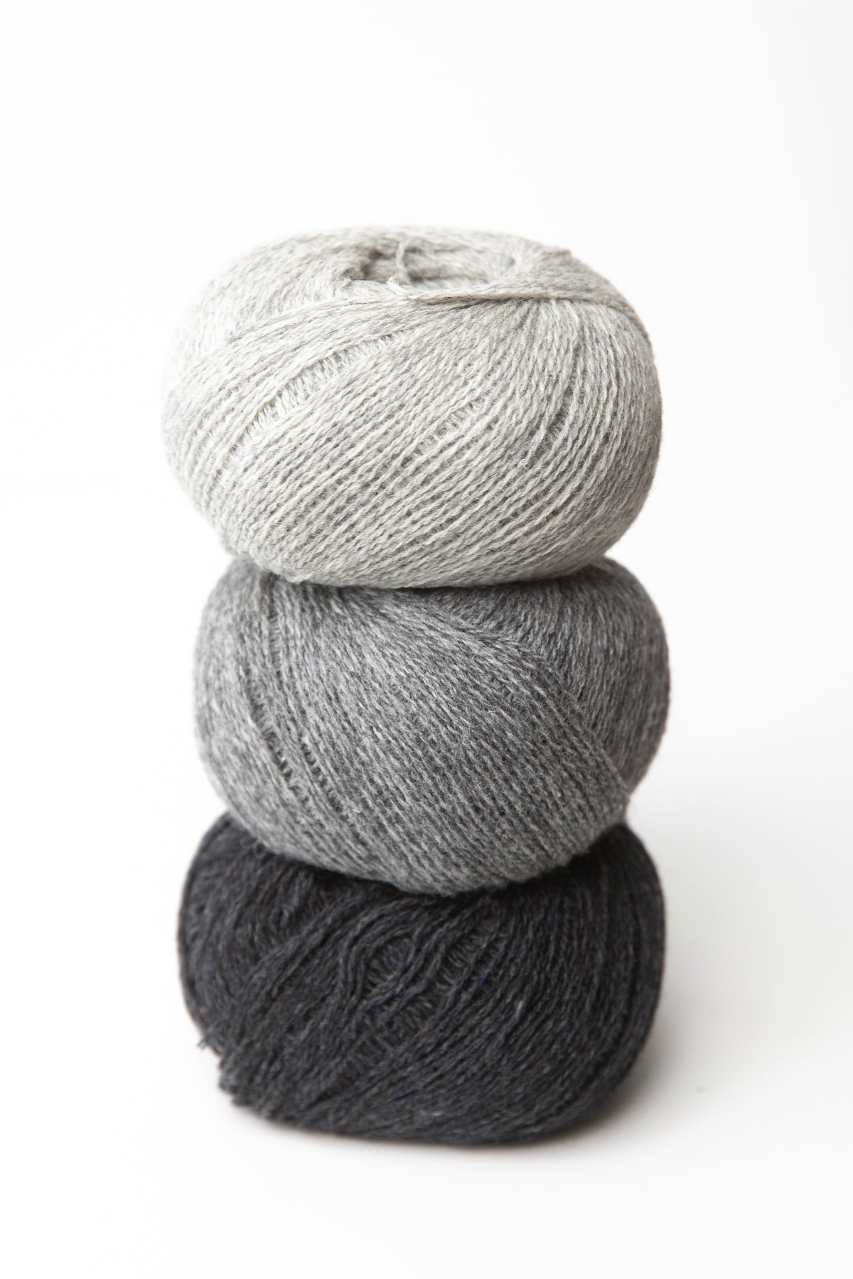 Beach Drive Shawl Kit in Geilsk Tynd Uld wool stone colourway