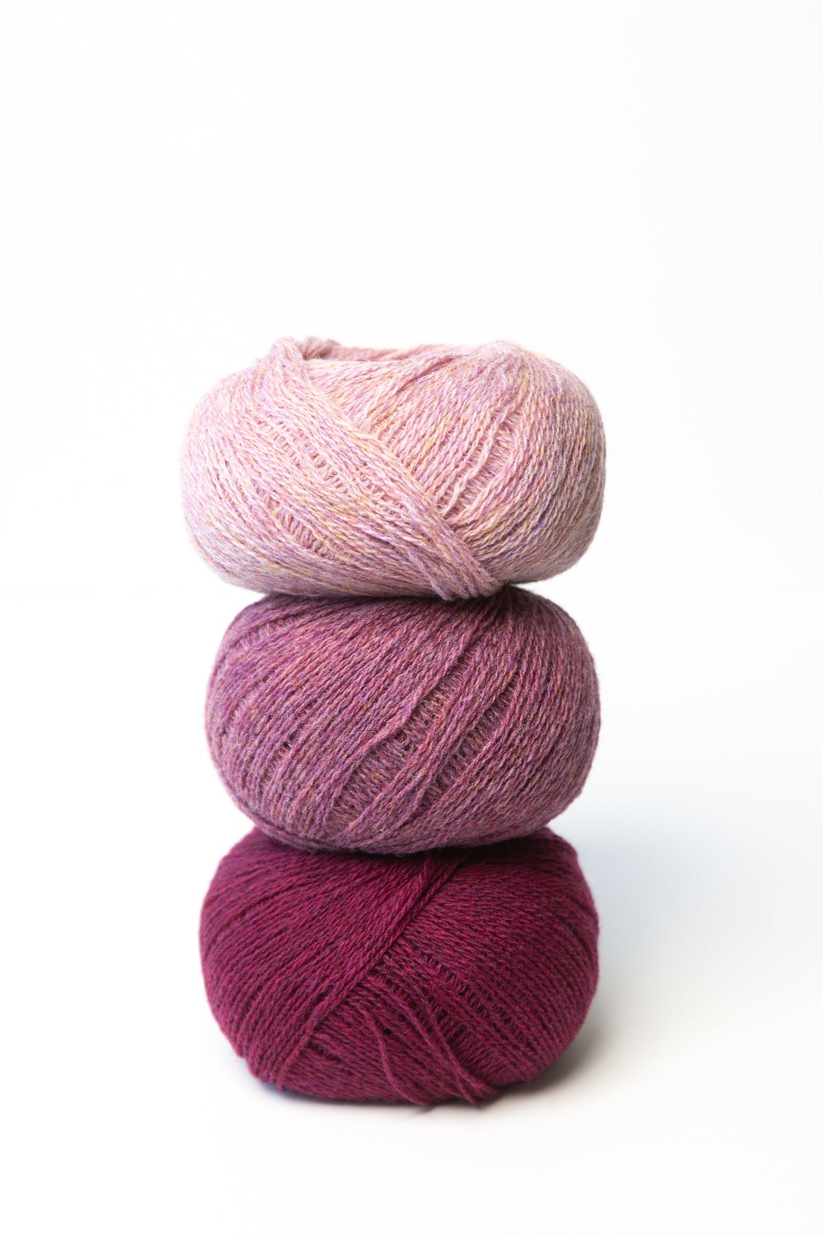 Beach Drive Shawl Kit in Geilsk Tynd Uld wool spring florals colourway