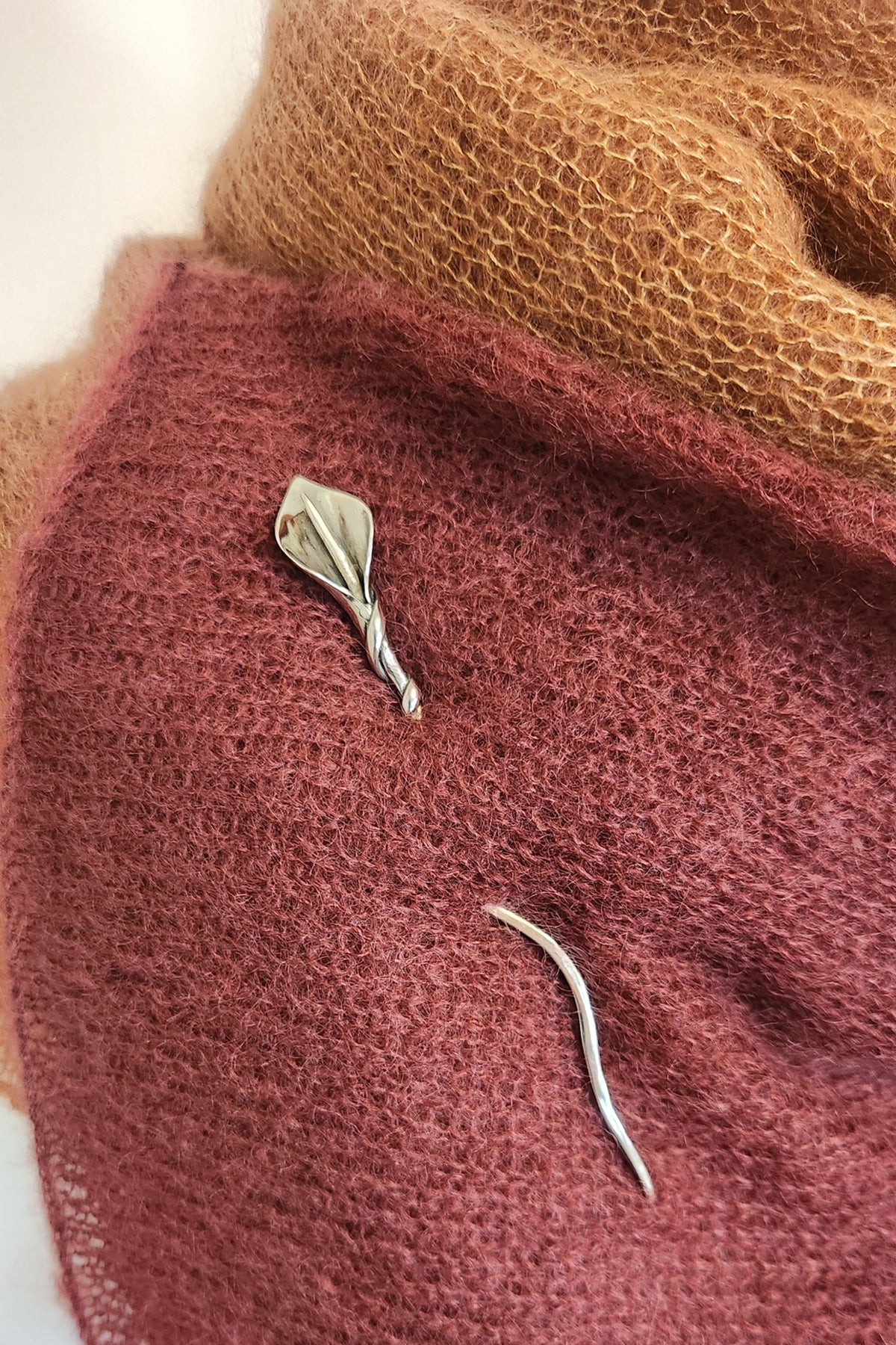 Barb Alexander Designs Shawl Stick white bronze calla lily