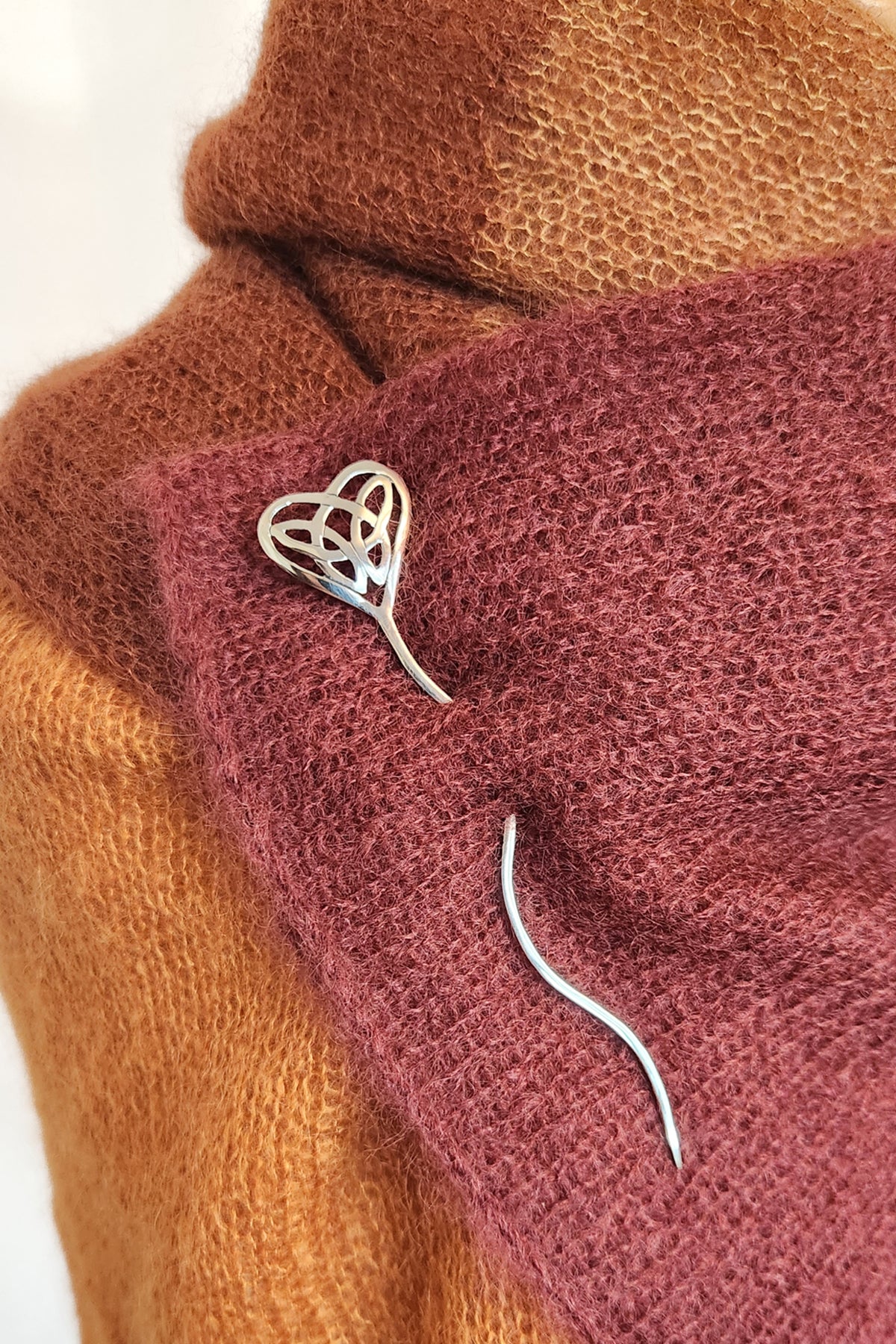 Barb Alexander Designs Shawl Stick white bronze celtic heart