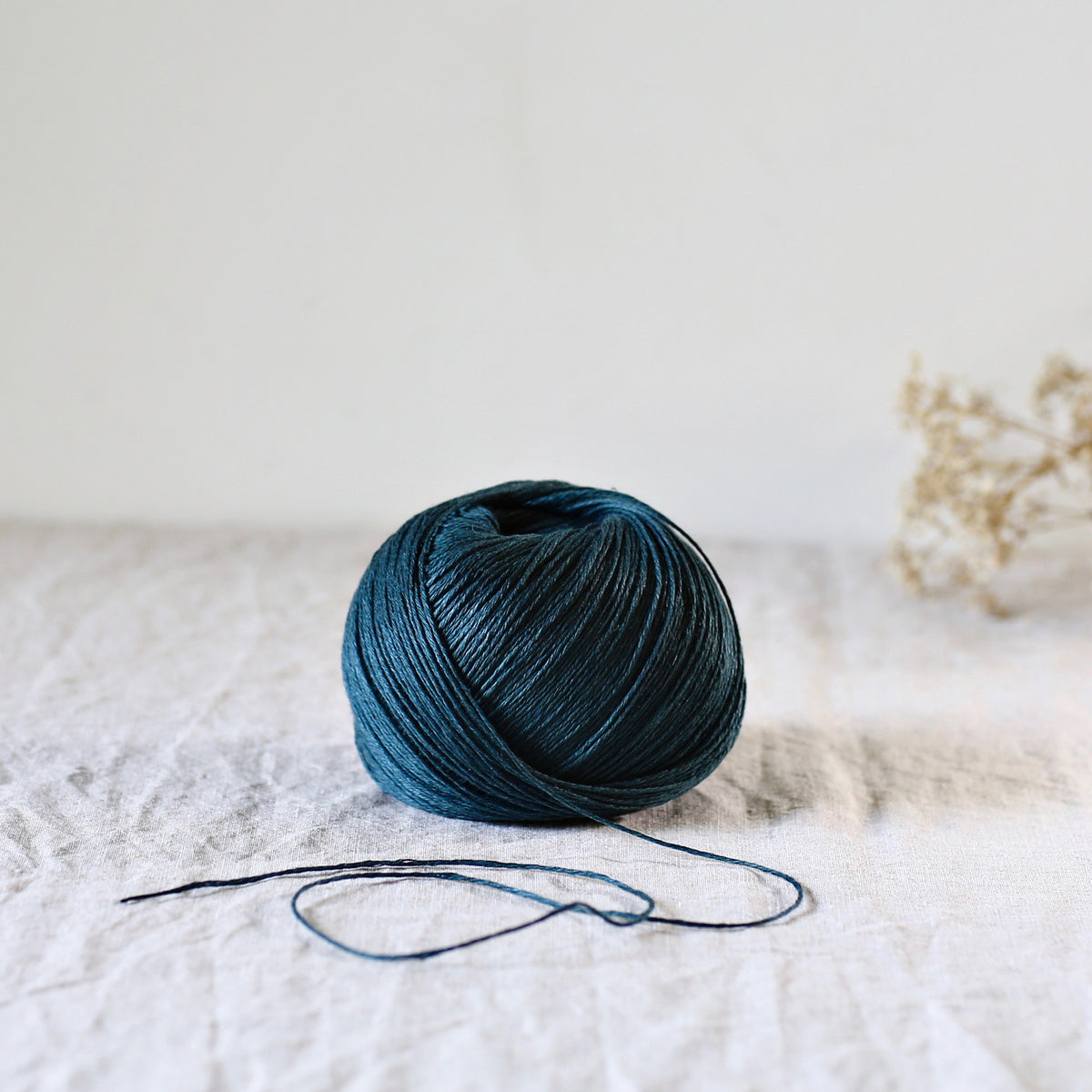 De Rerum Natura Antigone linen cypres