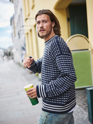 Sandnes Garn Tema 72 Norwegian Icons Adult collection pattern islender sweater
