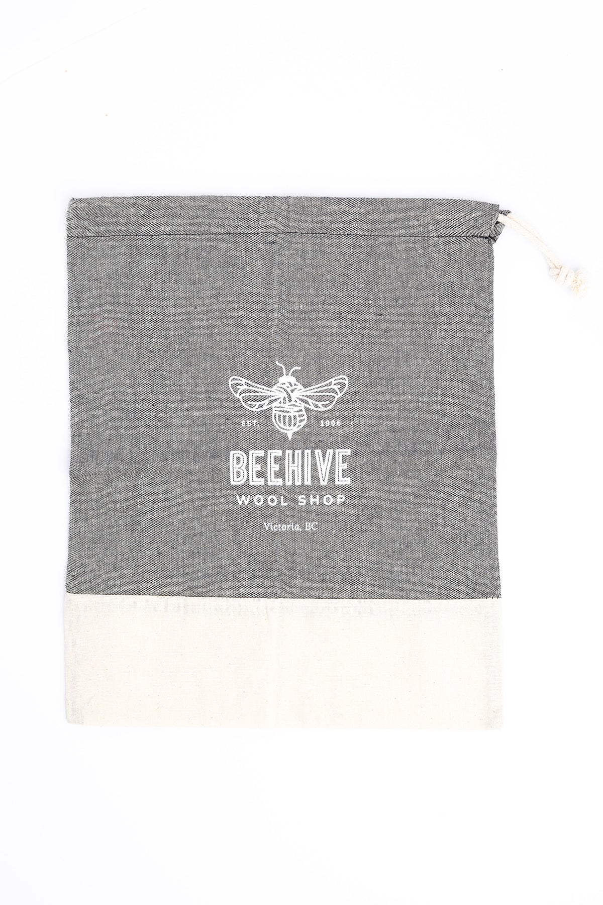 Beehive Project Bag recycled cotton medium with yarn bee