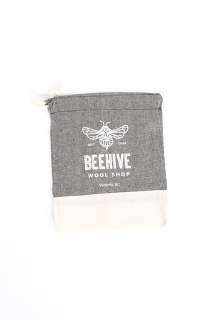 Beehive Project Bag recycled cotton small with yarn bee