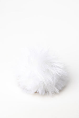 Yarnboler Faux Fur Pompom Large white